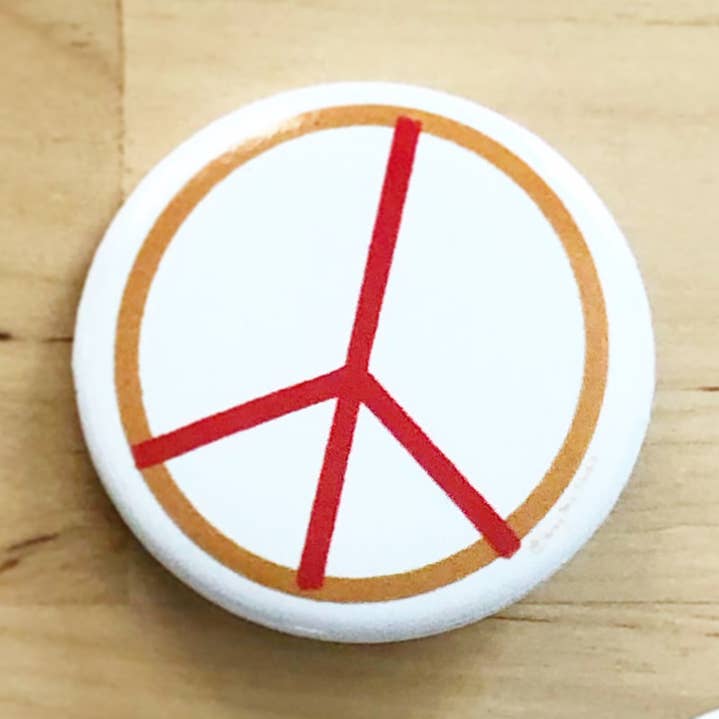 Peace Pin, rood en oker activisme speld voor wholesale door Gray Day Studio