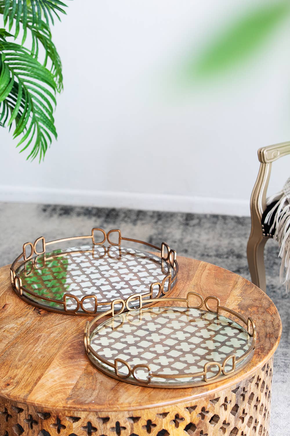 A&B Home Group Inc. – Engroshandel Pyntebakke – D18x2" Sofistikeret Geometrisk Spejlbakke9