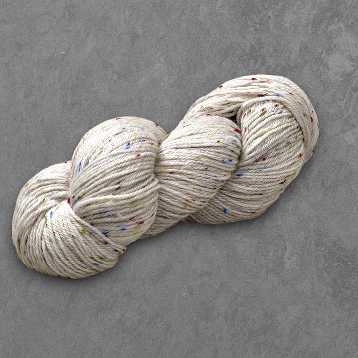 Rooster Yarns – Engroshandel Garn – Ufarvet garn: Donegal Tweed DK Strikkegarn