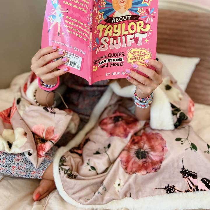 Oxeye Floral Co. - Wholesale Throw Blanket - Love Story Throw Blanket3