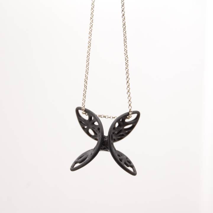 Geometrisk sommerfugl vedhæng for engroshandel hos Lilja Firenze