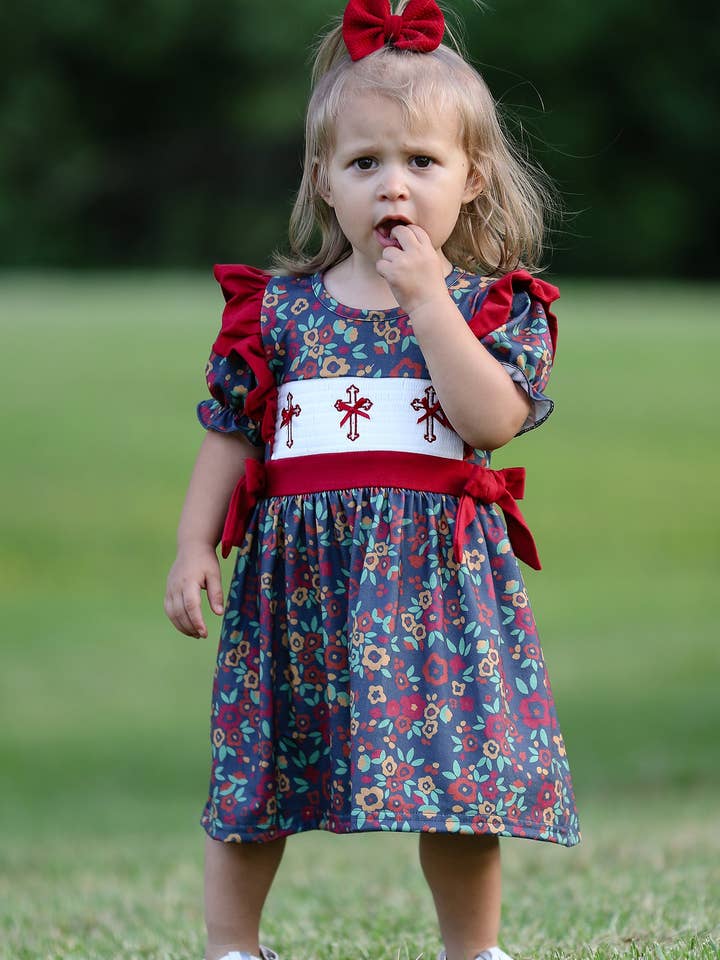 Vintage blommig smockad kyrka biskop dopklänning för flicka för wholesale av Rylee Faith Designs