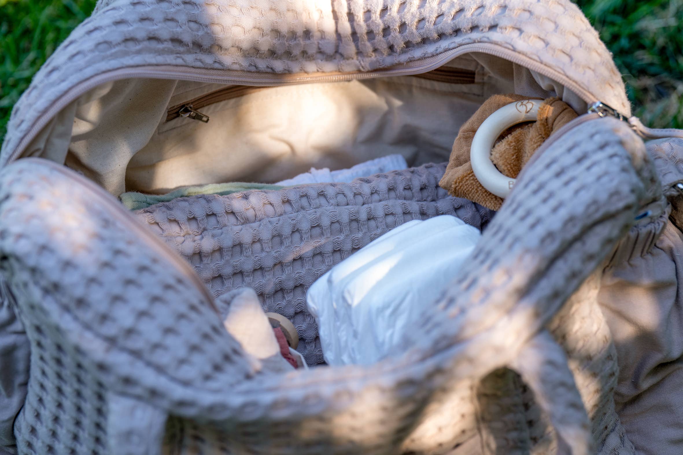 BB&Co – Großhandel Wickeltasche – Baby – Geprägte Wickeltasche aus Baumwolle – Latté10