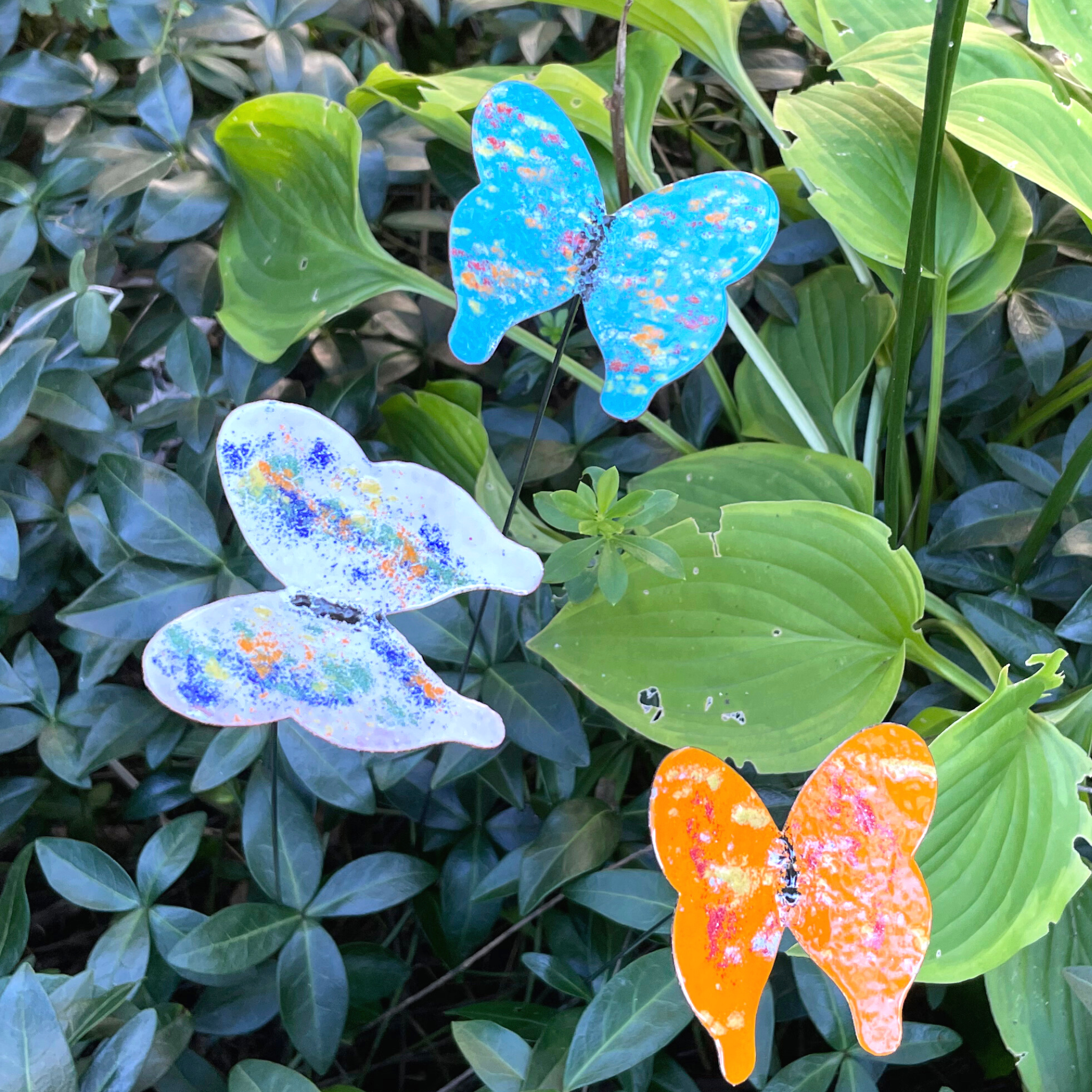 Clever Goods by Annabelle Noel Designs – Großhandel Pfosten/Pfähle – Mittlere Kupfer-Emaille-Schmetterlinge8