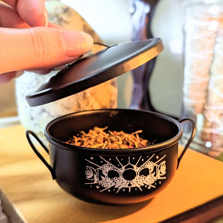 Goddess Provisions – wholesale Rökelsehållare – Mystisk kittel - järn, dryck, trollformel, magi, ritual, altare