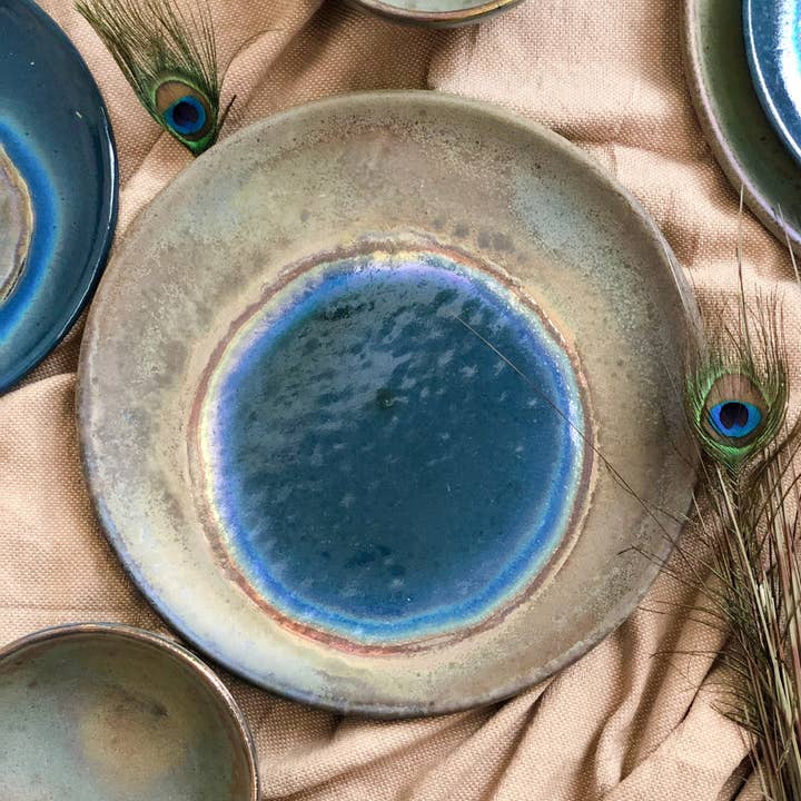 Los Artisans - Vendita all'ingrosso Piatto - Piatti da cena verdi rustici e blu pavone con dettagli dorati metallici7