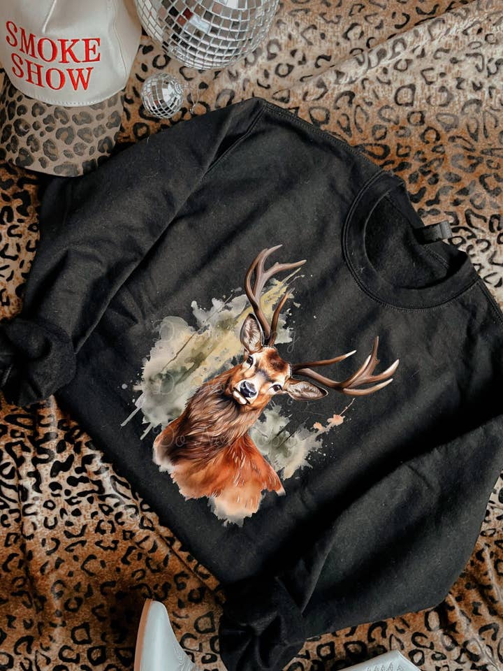 Felpa con cervo ad acquerello per la vendita all'ingrosso da parte di Downtown Darling Wholesale