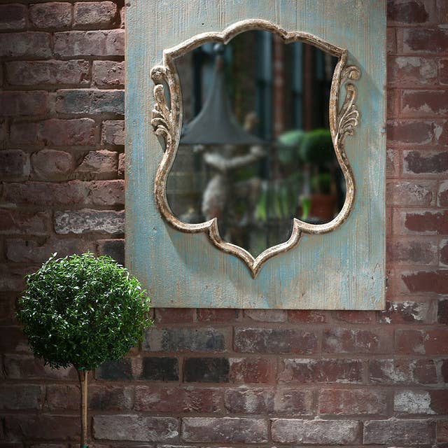 Vagabond Vintage – wholesale Wall mirror – Distressed Wood Shield Mirror