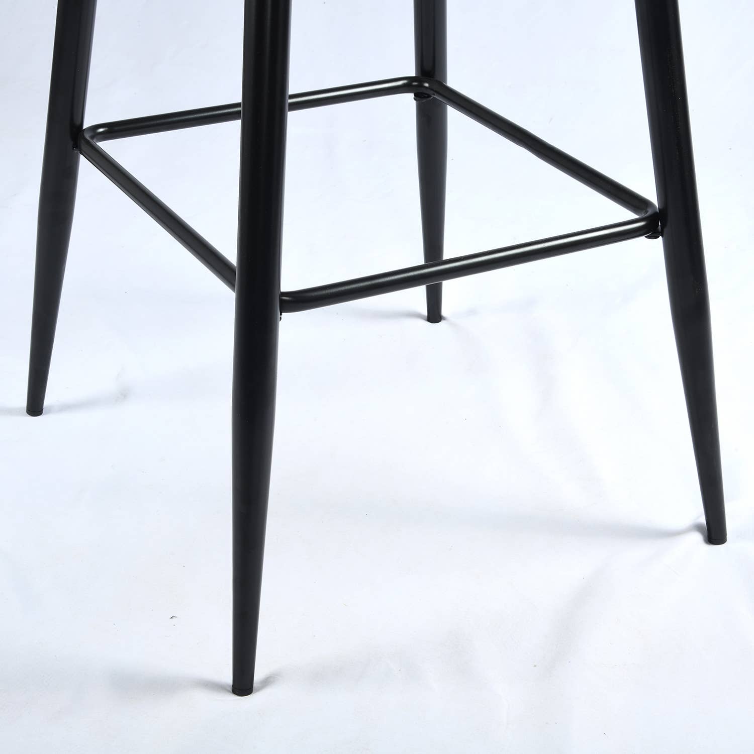 39F Inc. - Vente Chaises - Tabouret de bar en velours 26 pouces avec pieds noirs - Gris5