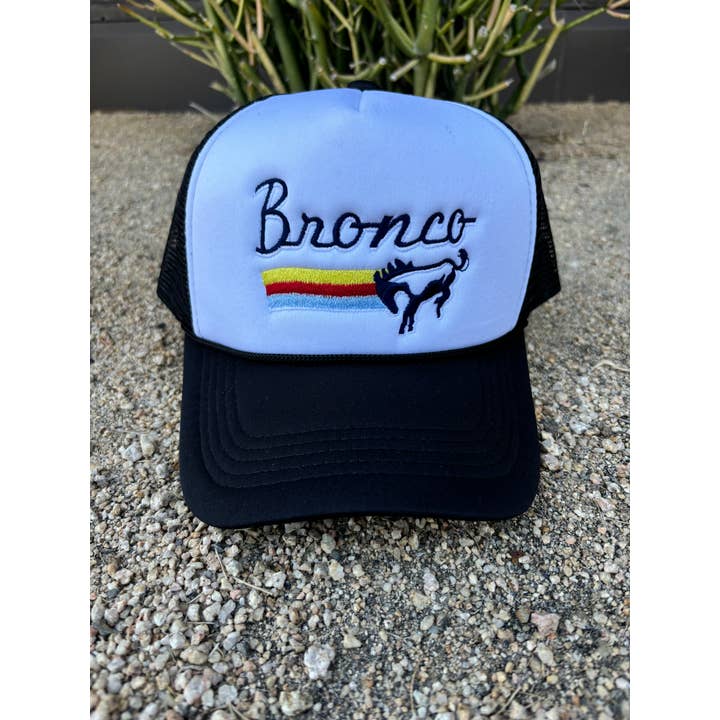 Chapeau brodé Bronco Trucker noir pour la vente par TF