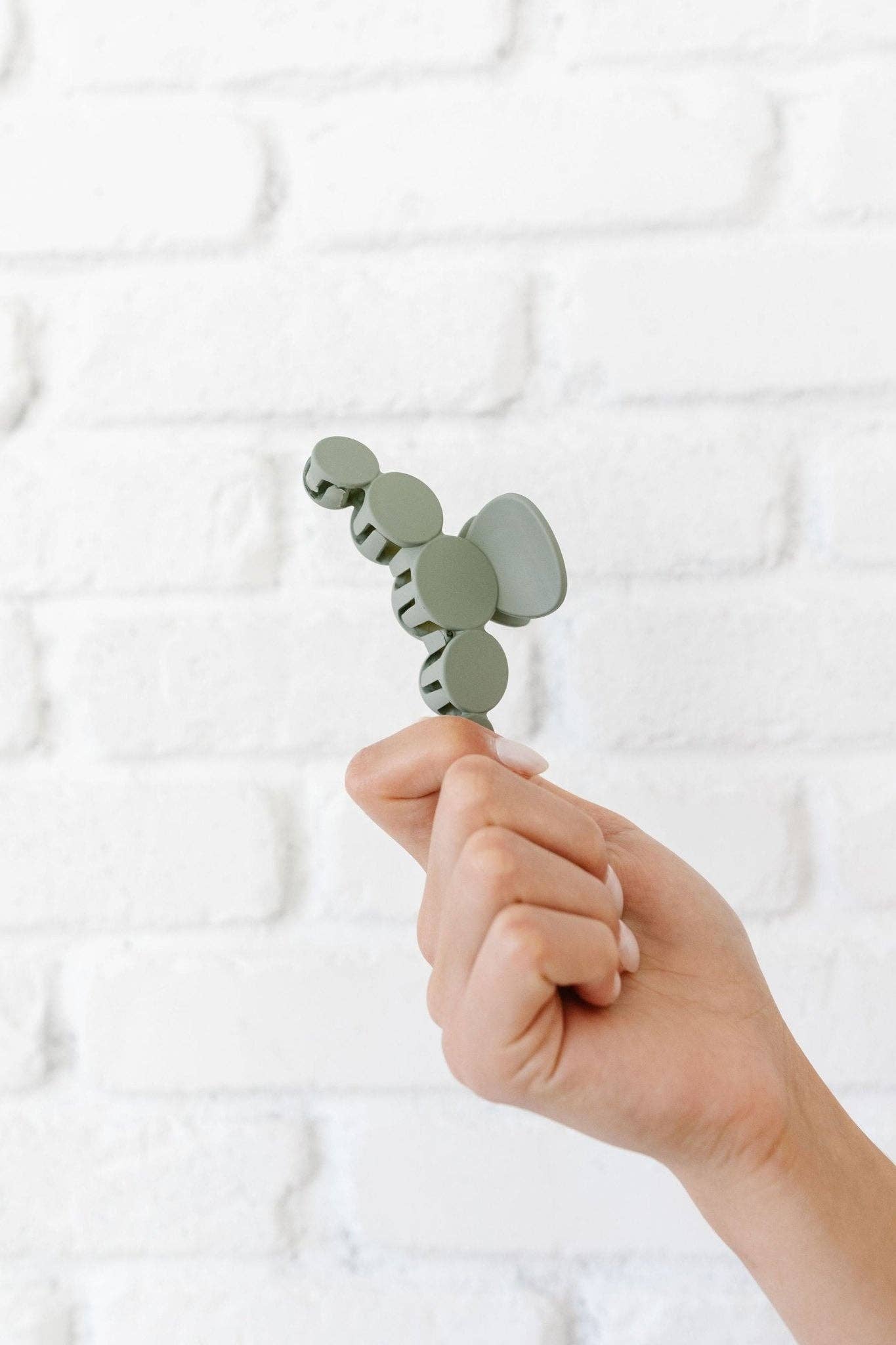 Shop Andi - Wholesale Hair Clip - Women's - Circles Claw Clip15