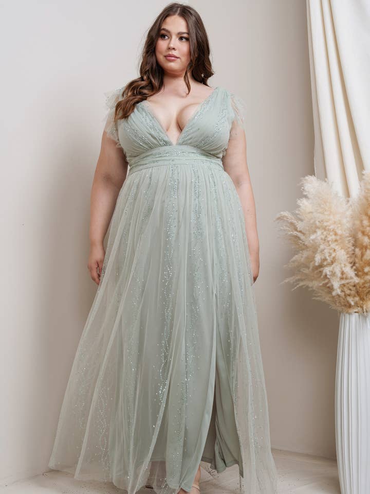 MAXI AVEC SURJUPE EN TULLE SCINTILLANT GRANDE TAILLE pour la vente par Rosemore Couture