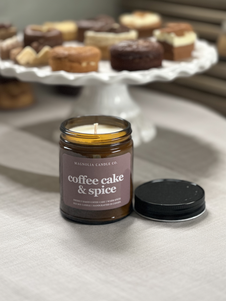 Magnolia Candle Company - Vente Bougie en bocal - Gâteau au café & Épices - Automne | Bougie de fête - Pot ambré 8oz0