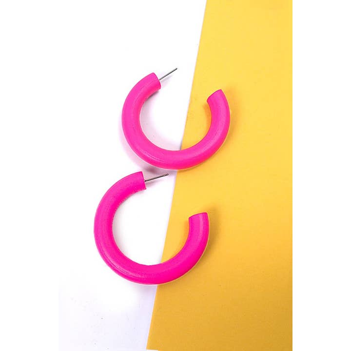 JOSSLYN by wall to wall - Wholesale Hoop Earrings - COLORFUL WOOD HOOP EARRINGS | 31E23585
