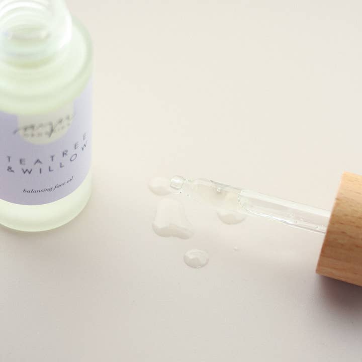 AYU Organics - Wholesale Facial Oil - Willow & Tea Tree, balancing face oil1