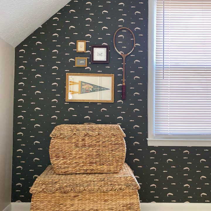 Forellen-Tapete von Cassandra Zaniboni für den Großhandel von Loomwell Home Goods