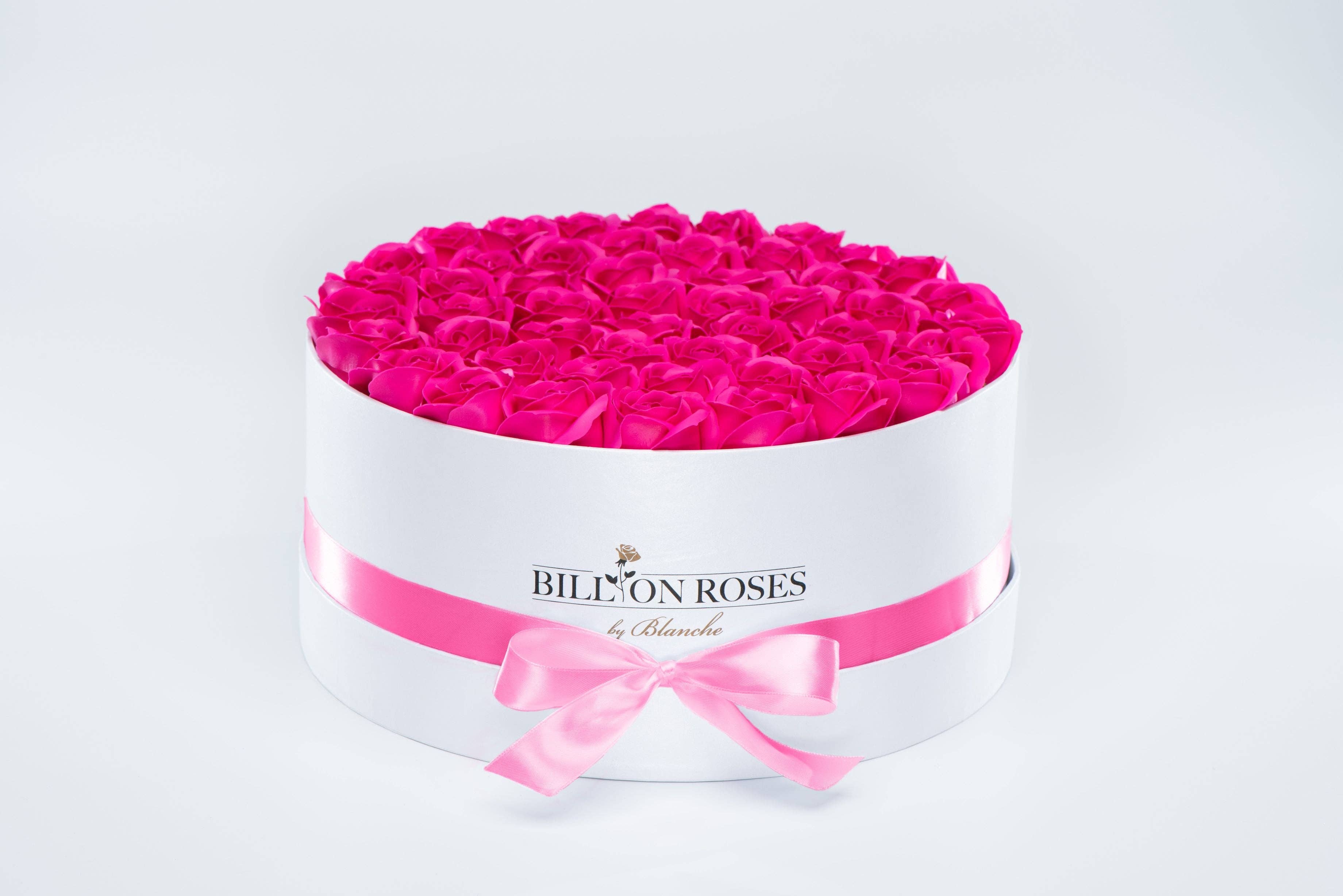 Billion Roses by Blanche - Wholesale Artificial Flowers - Große und Weiße Box mit Ewigen Rosen35