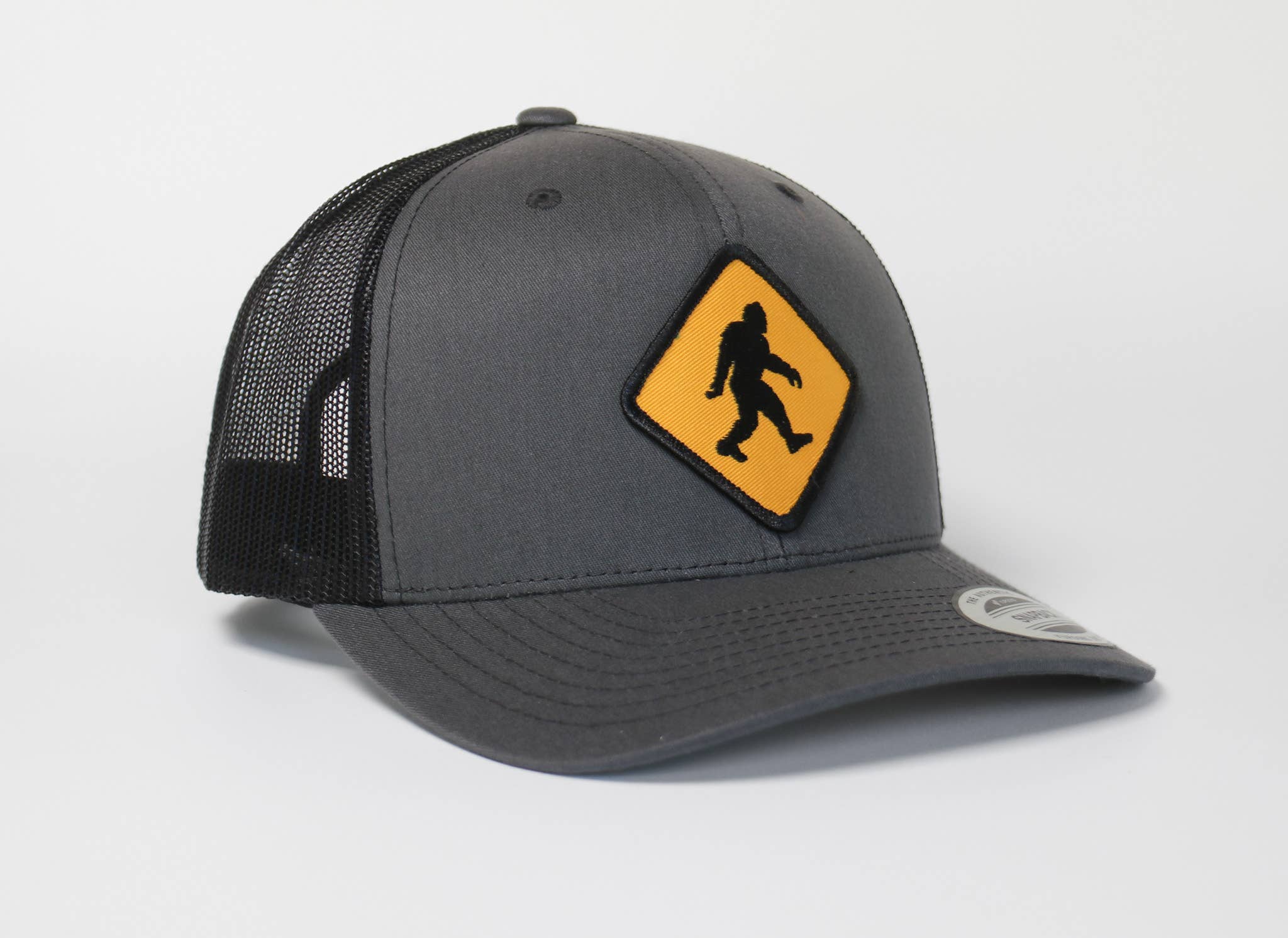 Squatchy - Vente Casquette de camionneur – unisexe - Casquette de camionneur style vintage Bigfoot Crossing | Casquette SnapBack4