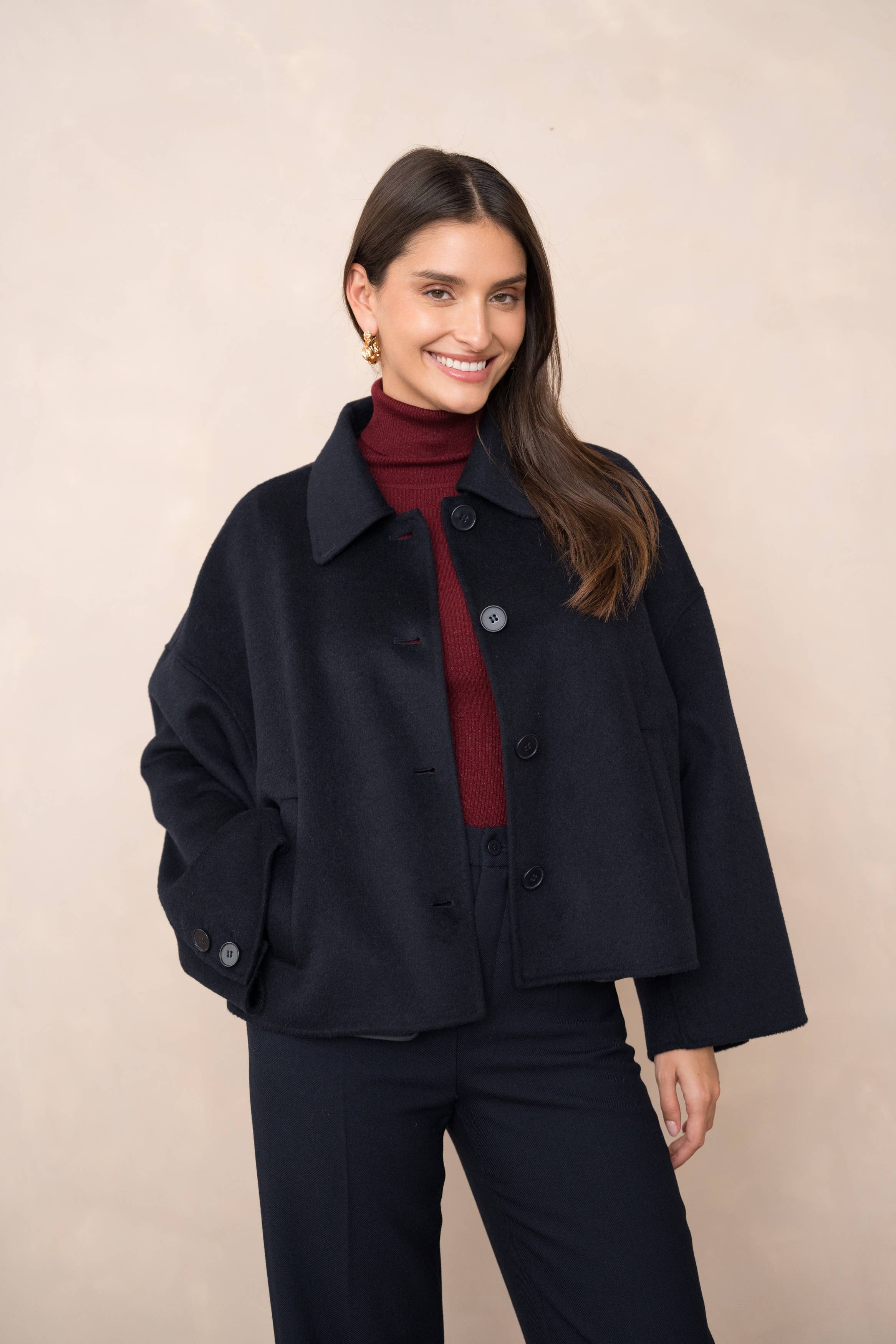 Attentif Paris - Vendita all'ingrosso Cappotto - Donna - Cappotto corto oversize artigianale in misto lana7