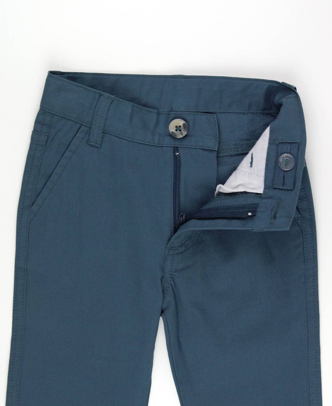 Blu Pantaloni Chino Elasticizzati Vintage Indigo per Ragazzi in vendita all'ingrosso su Faire1