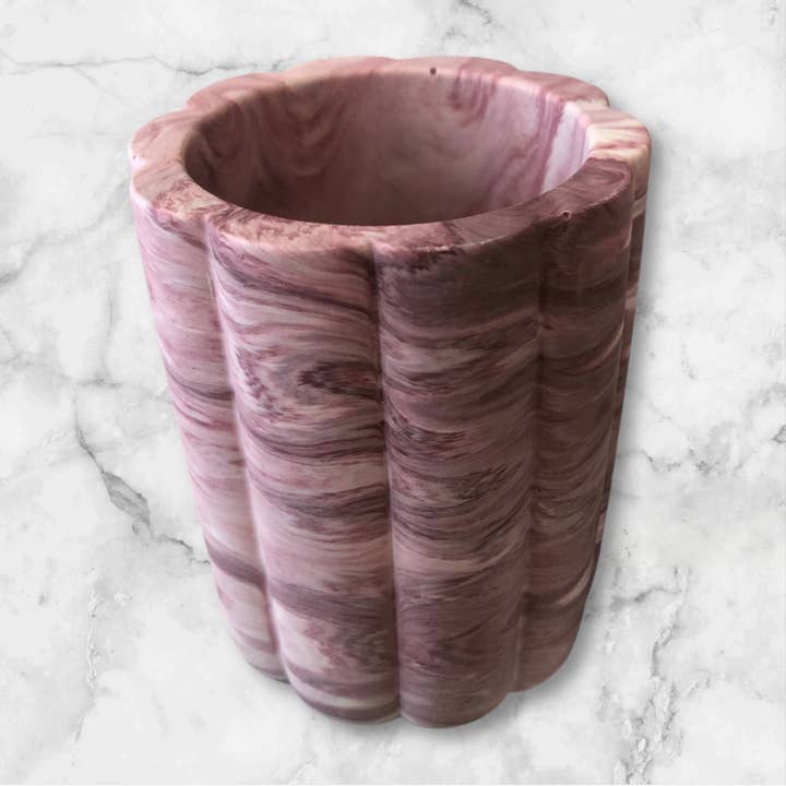 Tarro de vela/jardinera/bote para bolígrafos de Jesmonite - Mármol Merlot para venta al por mayor de Eco Homeware Studio