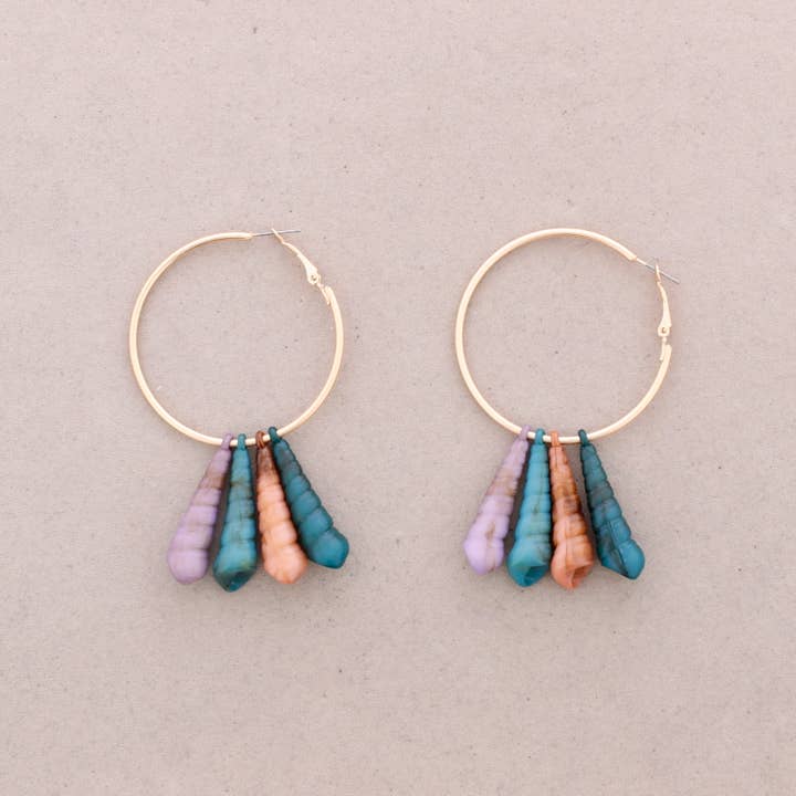 Sonata - Wholesale Snap Jewelry - Resin Caracolas Hanging Hoop Earrings1
