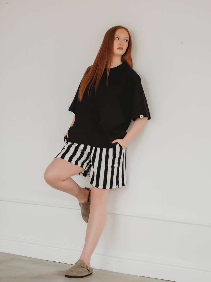 Short multicolore à rayures audacieuses Audrey pour la vente par Turtledove London