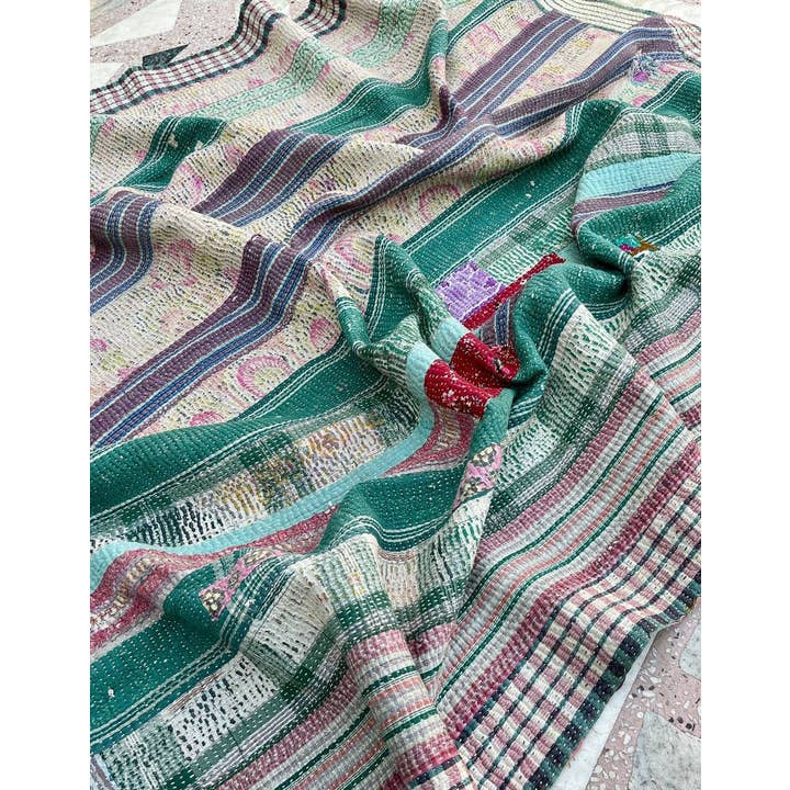 Bhawana Handicrafts - Vendita all'ingrosso Plaid - Copriletto matrimoniale vintage indiano Kantha Sari
