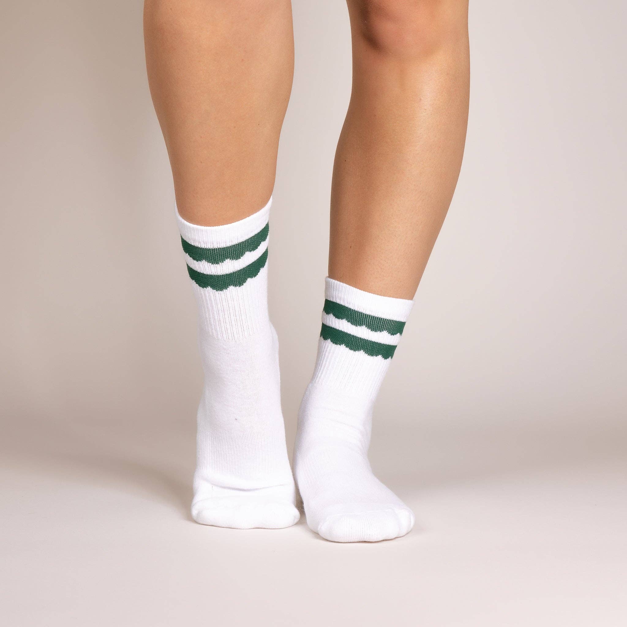 Double Pom - Venta al por mayor Calcetines - Unisex - Calcetín atlético blanco hasta la pantorrilla con doble ribete verde oscuro.0
