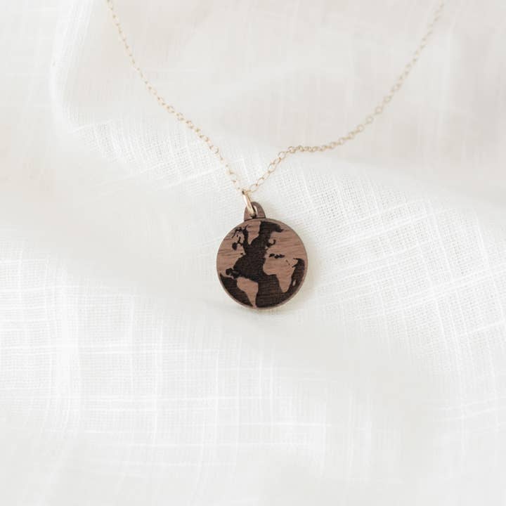 Mama Earth Halskette für den Großhandel von Elise Design Company