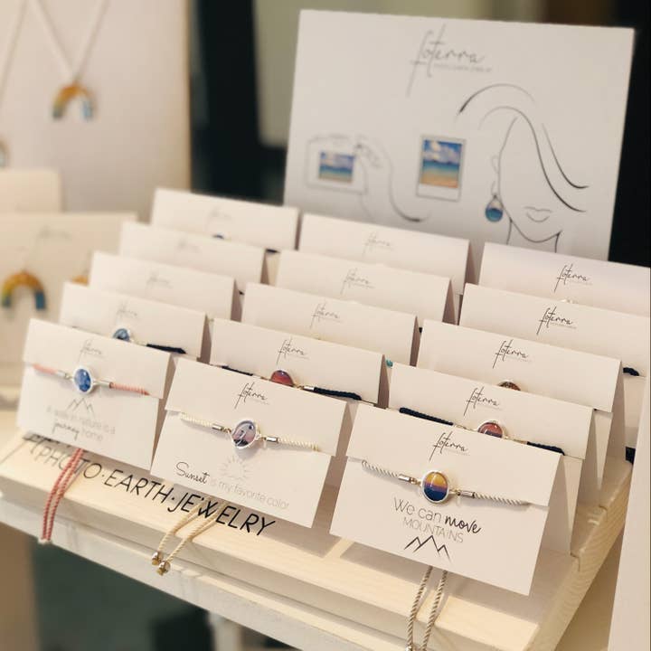 Diverse SLIDE-armbanden, set van 16 stuks met tafeldisplay voor wholesale door Foterra Jewelry