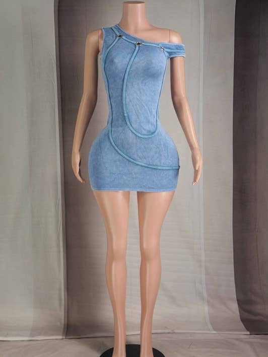 MINERALWASCH-AUGENÖSEN-EIN-SCHULTER-MINIKLEID für den Großhandel von New Trend On