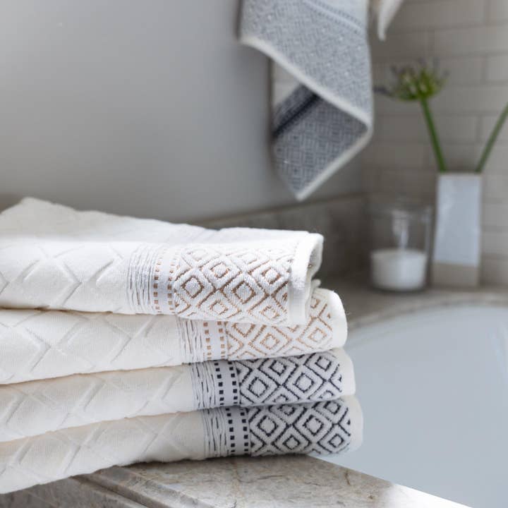 Pine & Palm Home - Wholesale Bath Towel - Turkish Cotton Quick-Dry Ikat Pattern Bath Towel for Summer