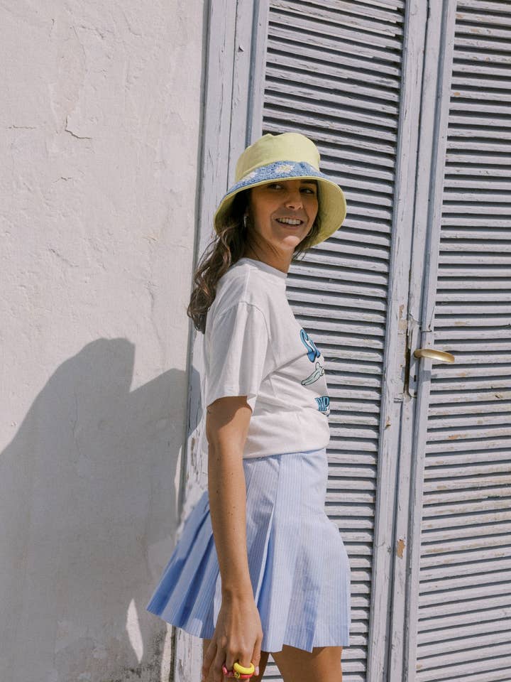 Chapeau bob MANUELA en tissu jaune citron pour la vente par CROIXET