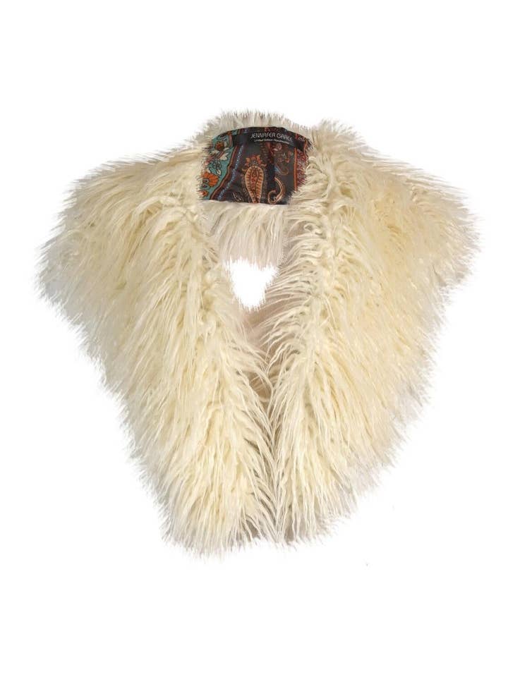 Penny Blanc Col Fausse Fourrure pour la vente par Jennafer Grace