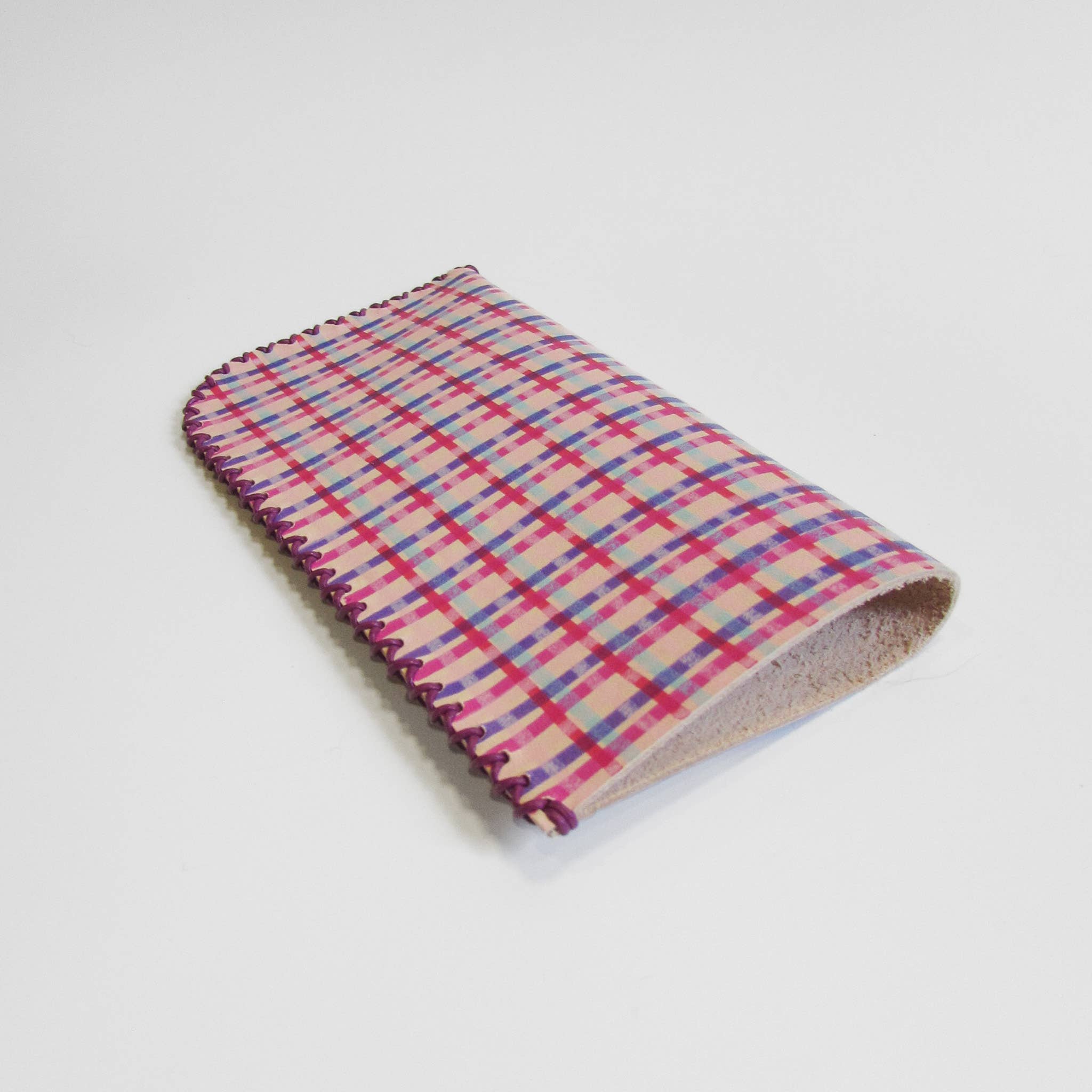 Fado Made Co. — Leather Goods - Wholesale Eyewear Cases & Holders - Unisex - Hand-painted Leather Eyewear Slipcase9