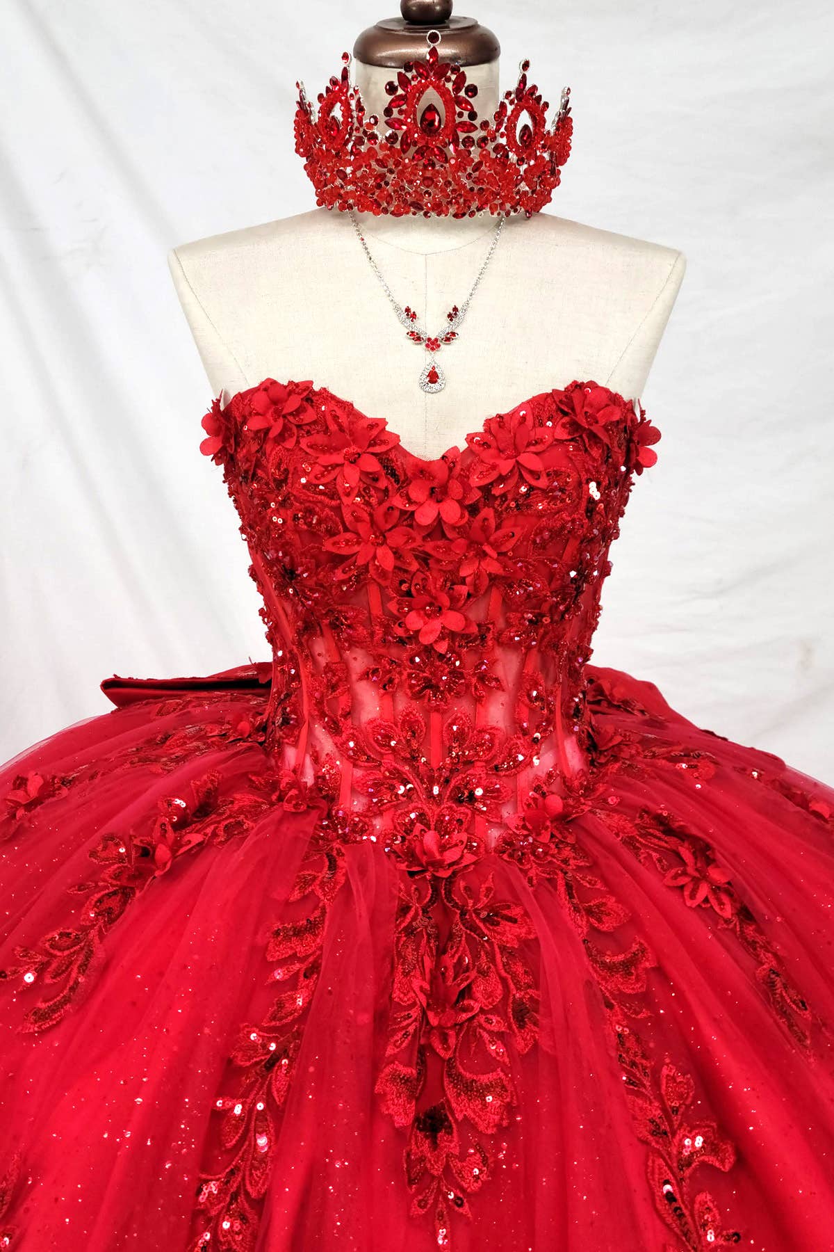 Red Sweetheart neckline quinceanera dress CHF3129 for wholesale on Faire11
