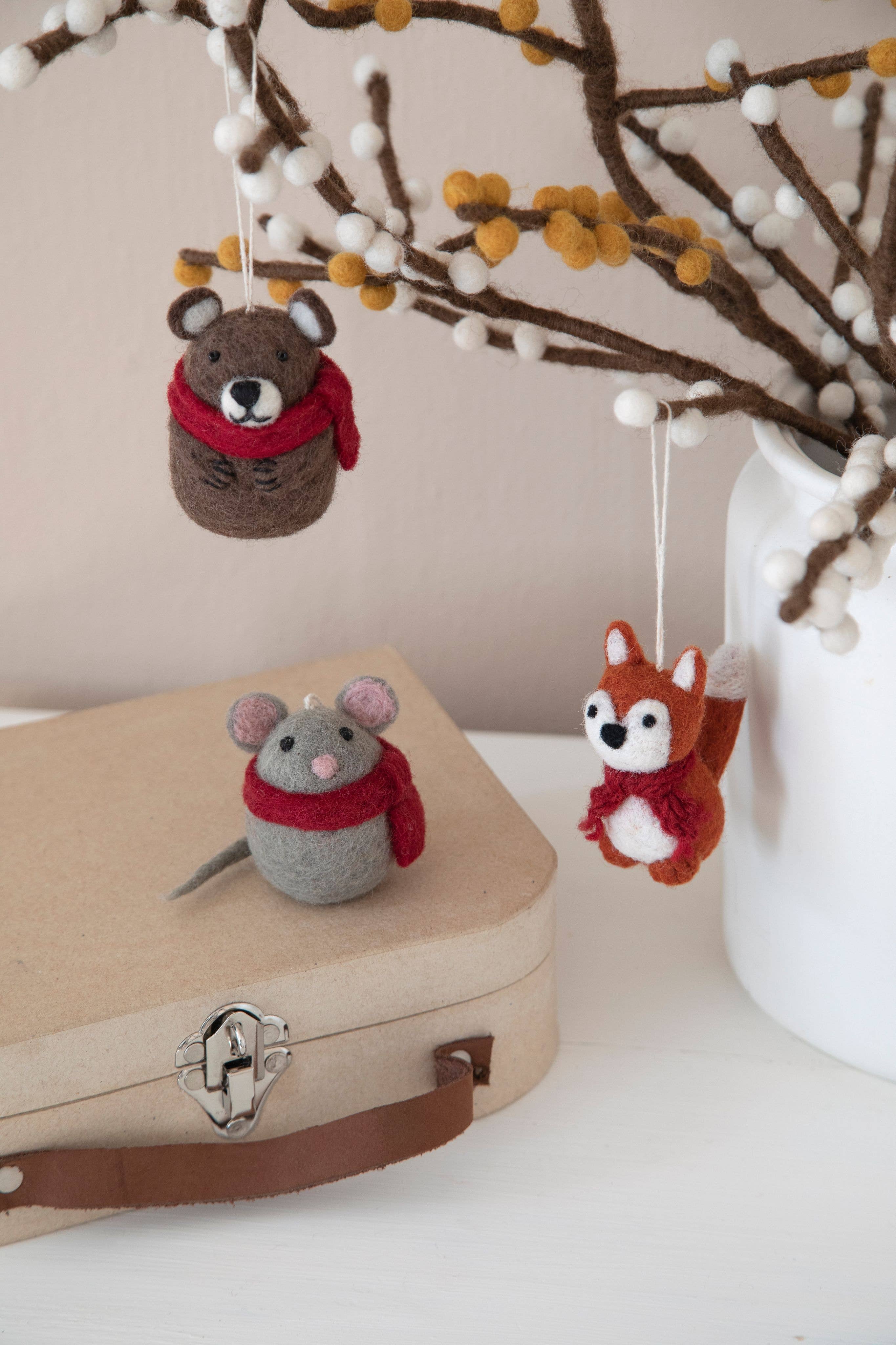 Gry and Sif - Wholesale Christmas Decoration - Mouse w/Scarf1