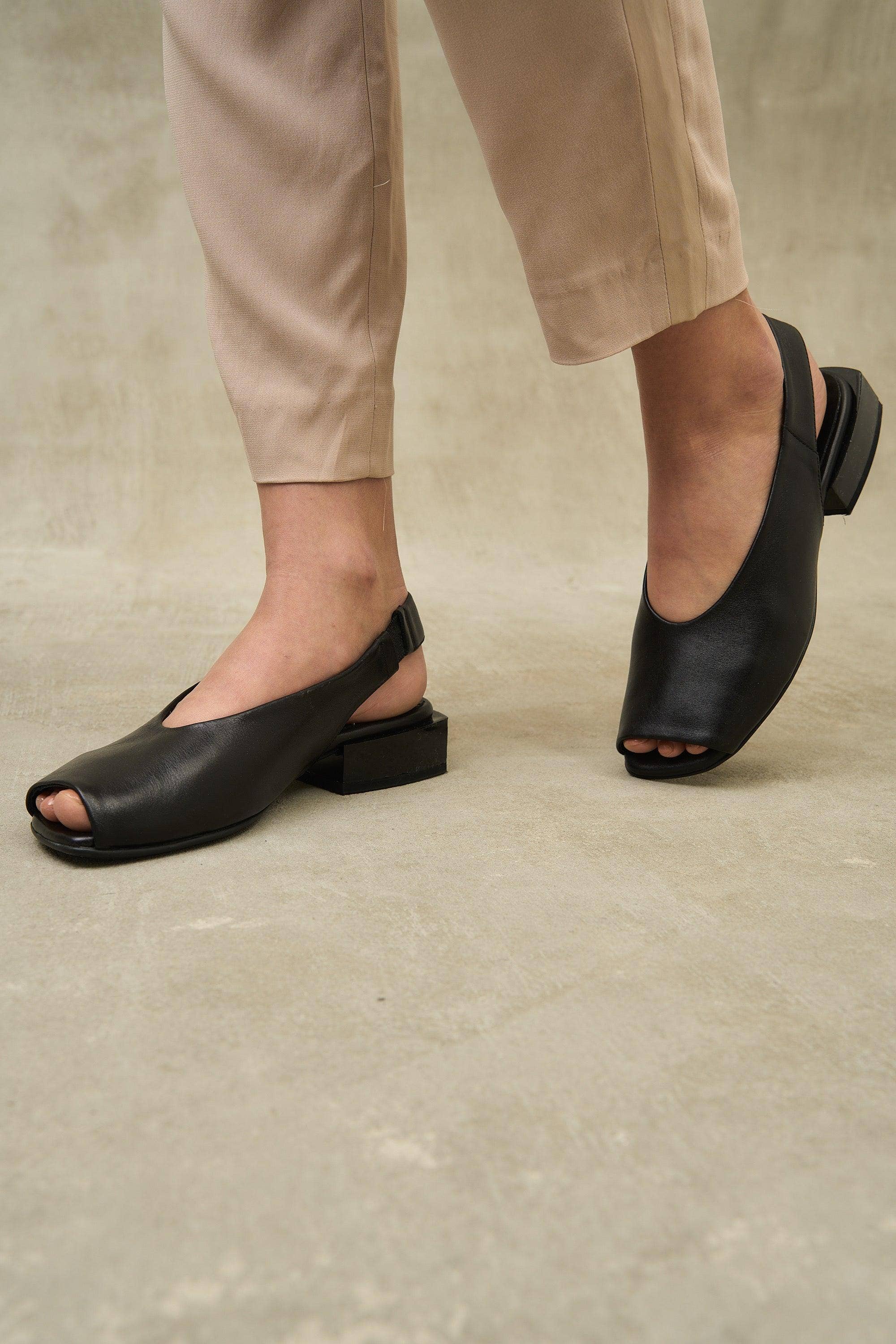 Black Gloss Block for wholesale on Faire5