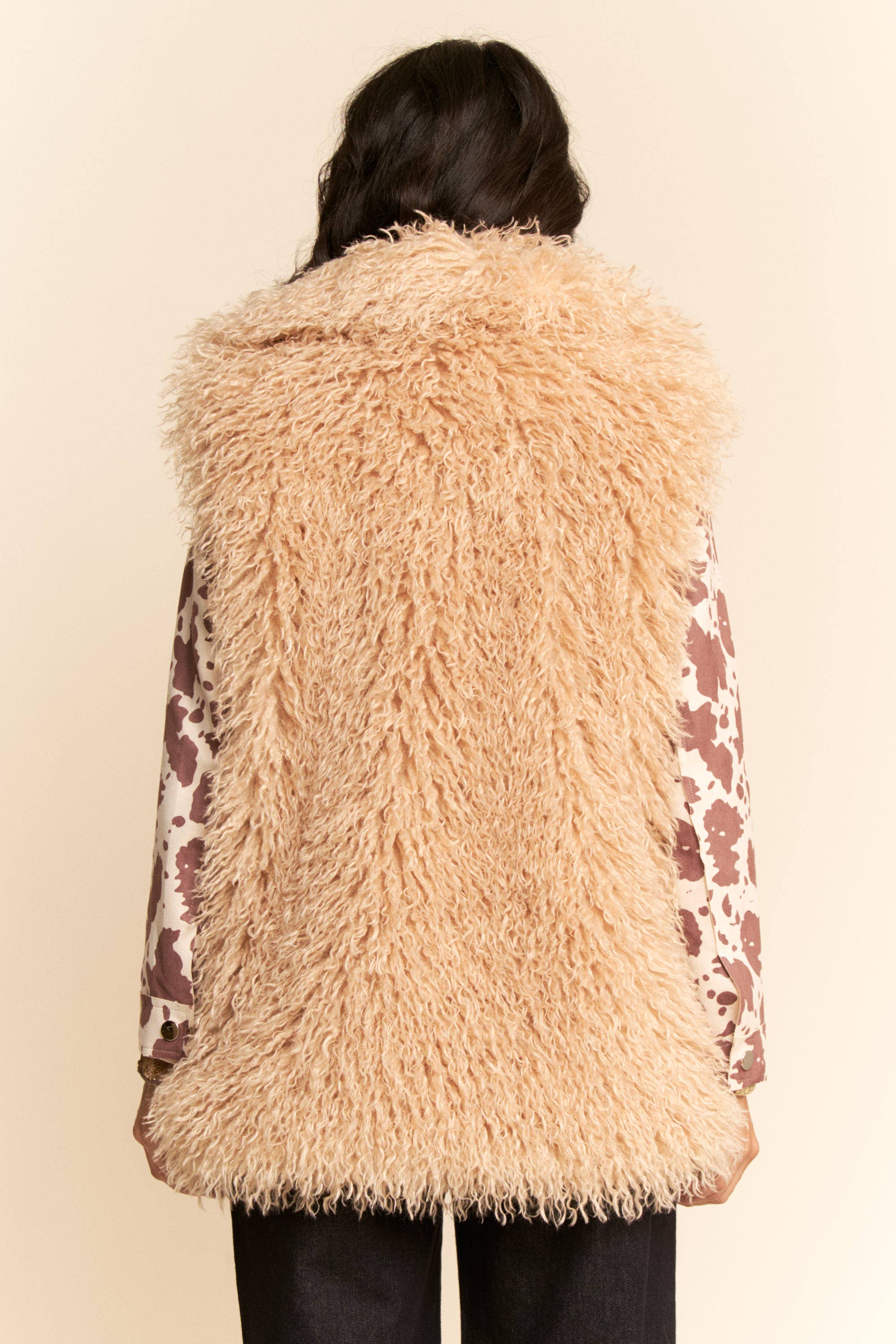 Davi & Dani – Camisola sem mangas – Mulher por atacado – COLETE SHAGGY DE PELE SINTÉTICA3