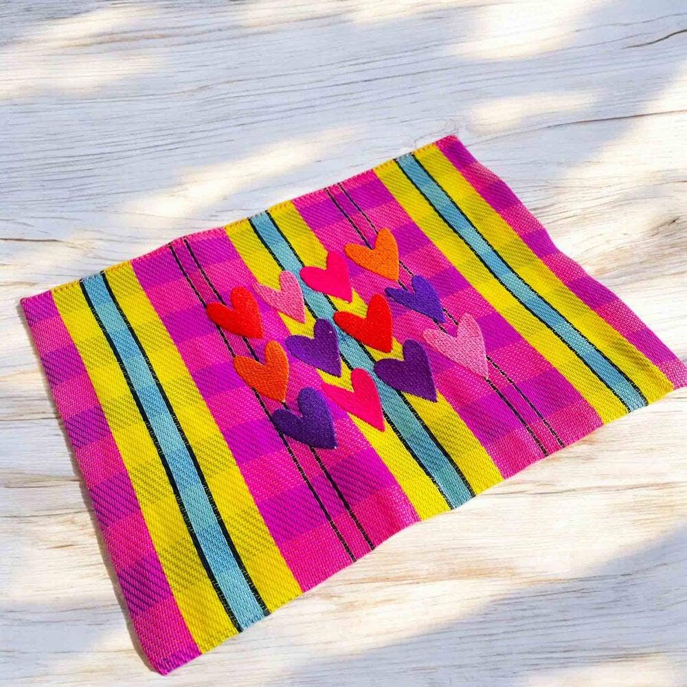 NOÏ Hamburg – Engroshandel Kosmetiktaske – NOÏ Hamburg XL kosmetiktaske med 12 hjerter, genbrugt plastik1