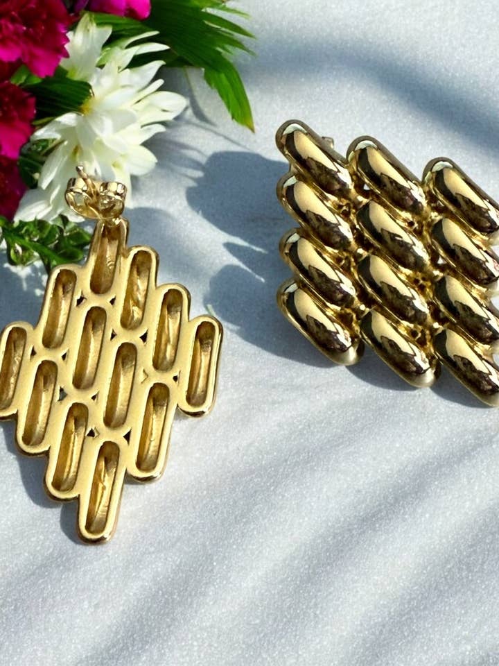 Brolagt Poleret Stil 14k Guld Elektropletterede Øreringe for engroshandel hos Divina Jewelry & Accessories LLC