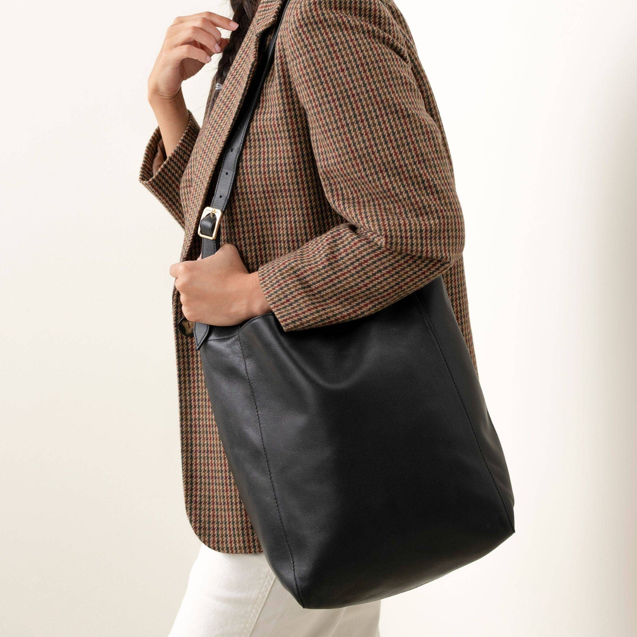 Nisolo - Wholesale Shoulder Bag - Women's - Cecilia Go-To Shoulder Bag Black6