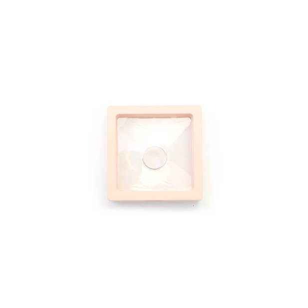 Inca UK – Großhandel Geschenkboxen – Hellrosa Kunststoff-PE-Folienbox mit Kartonhülle. 7x7x2,1 cm1