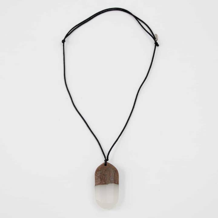 Collar con colgante ajustable inspirado en geoda de Sylca para venta al por mayor de Sylca Designs