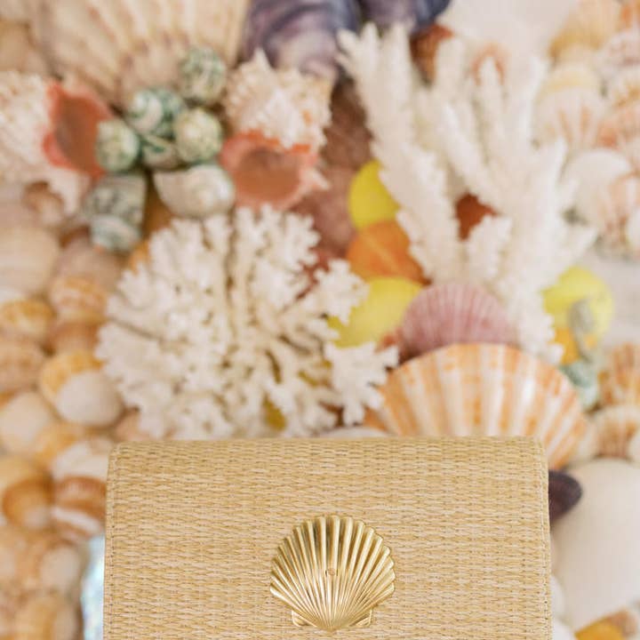 Scalloped Ruby Straw Clutch - WS and other Purchase Wholesale straw clutch. Free Returns & Net 60 Terms on Faire trending on Faire.