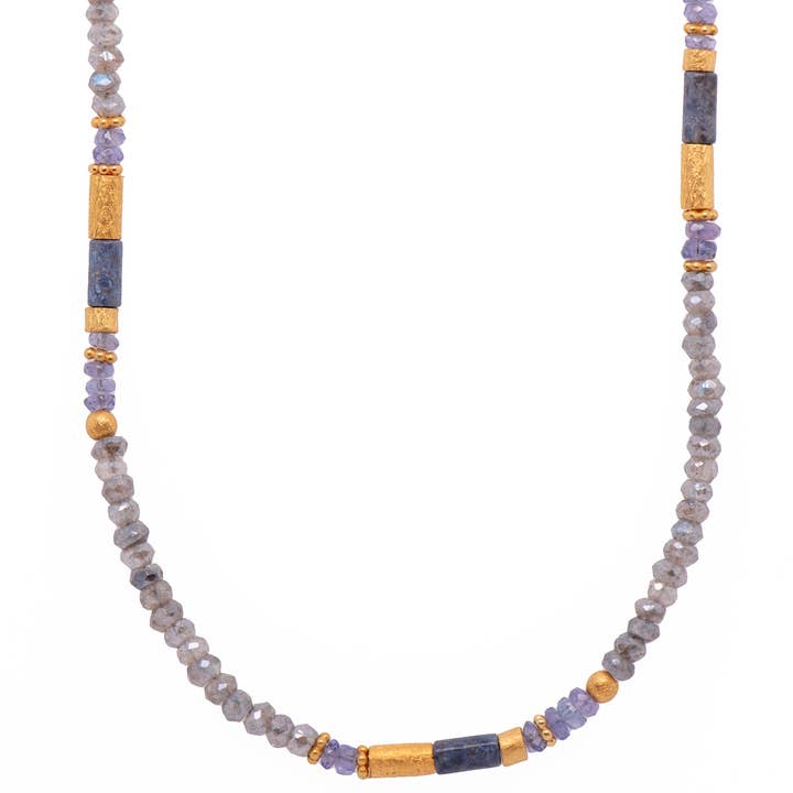 Collier en labradorite, dumortiérite et tanzanite en or vermeil 18 carats issu du commerce équitable pour la vente par Joyla Jewelry