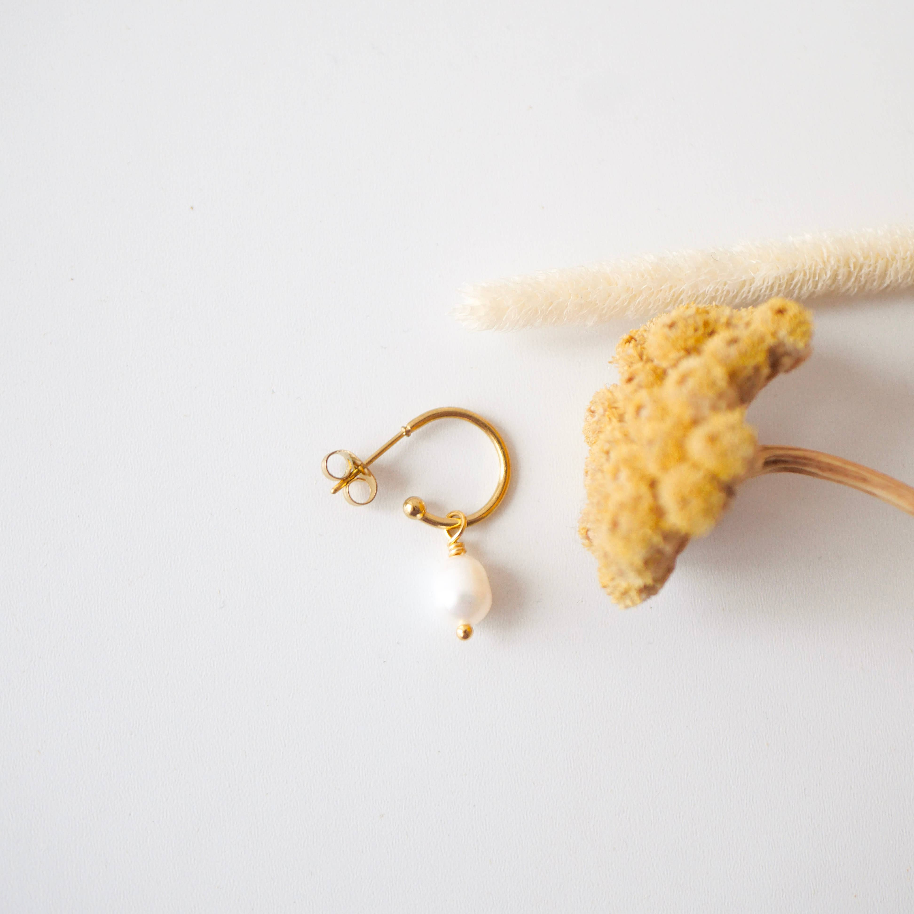 Azeria Création - Wholesale Huggie Earrings - Héna Mini Creole28