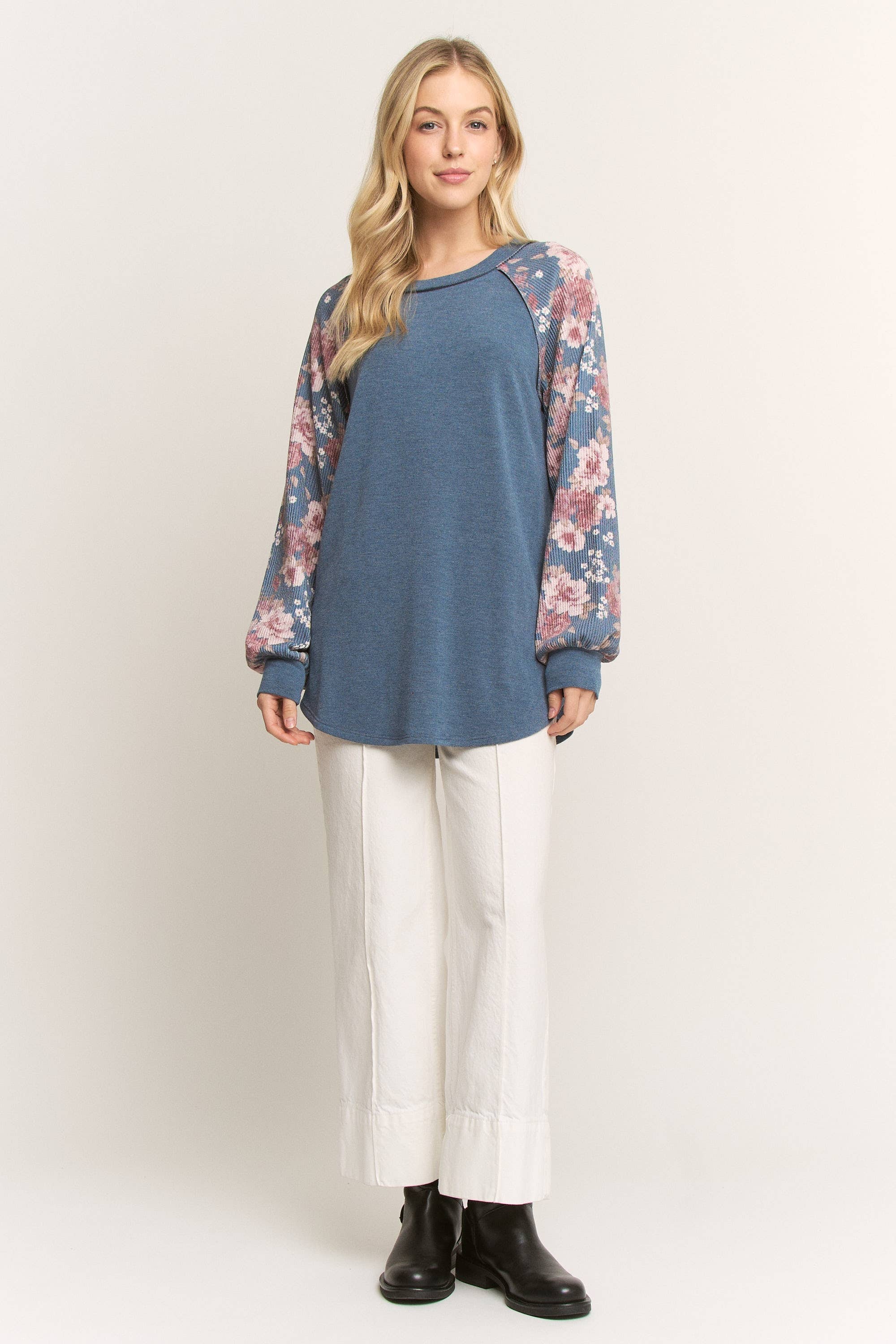 HEIMISH - Venta al por mayor Sudadera - Mujer - ET7689-25 TOP URBANO CON CONTRASTE DE CANALÉ Y ESTAMPADO FLORAL6