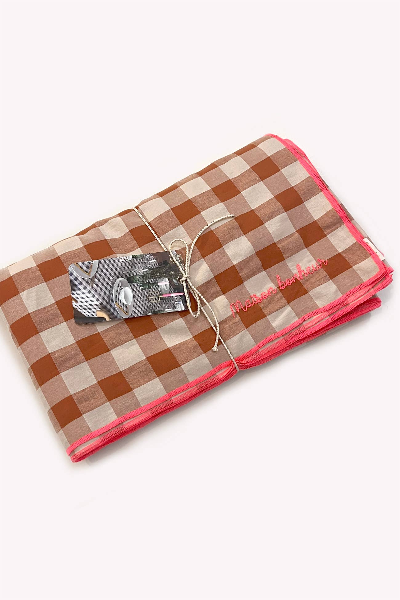 BARNABÉ AIME LE CAFÉ - Wholesale Tablecloth - Checkered gingham embroidered tablecloth for festive table!16